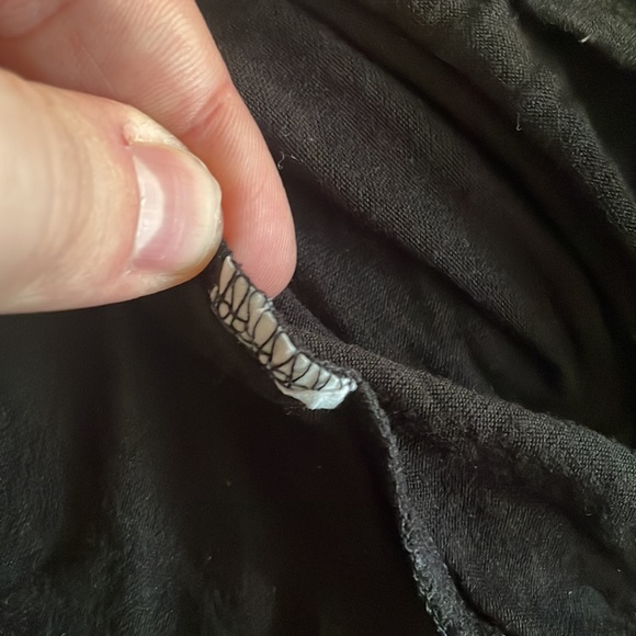 Flowy off the should black top - Picture 5 of 9